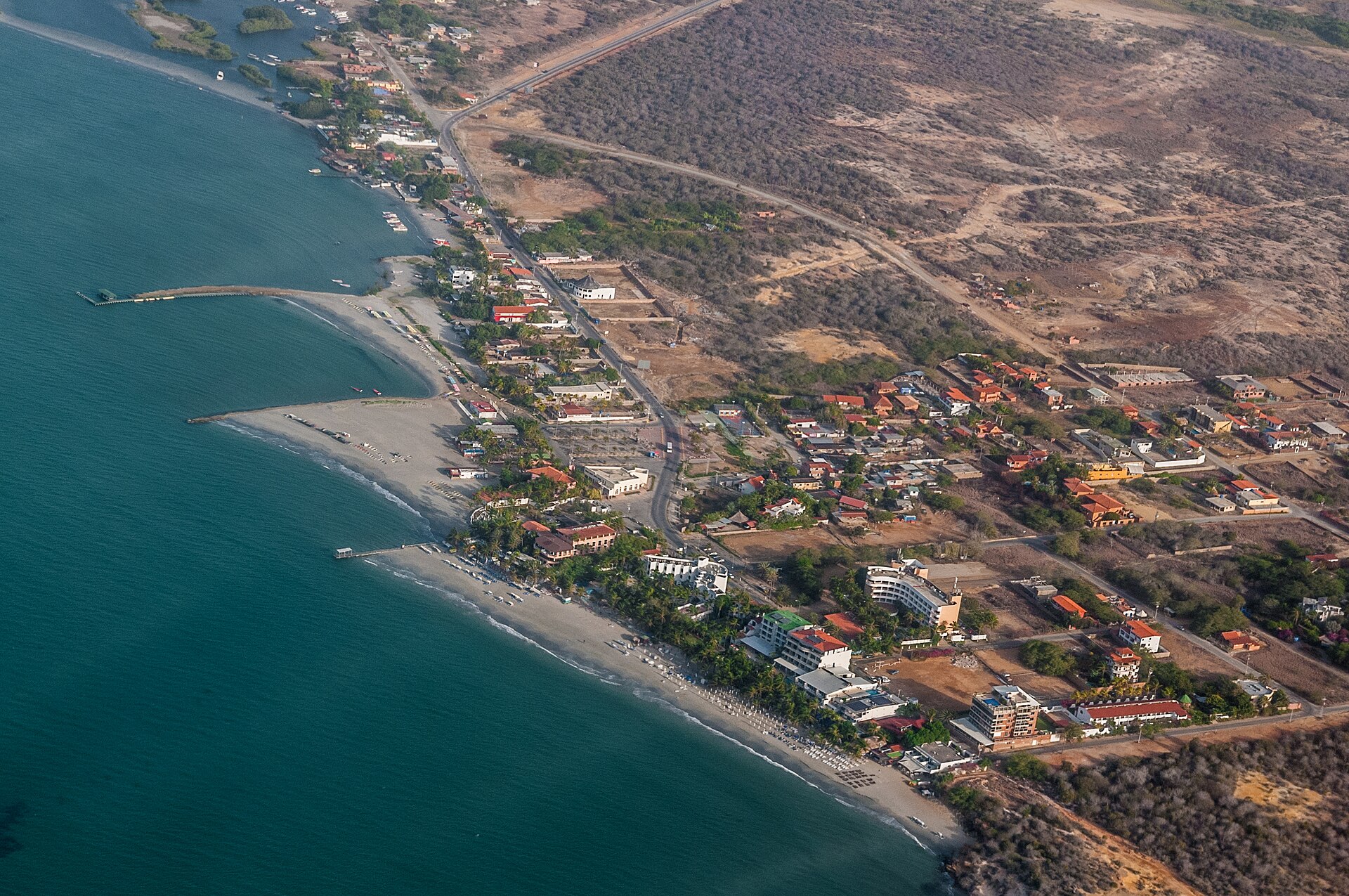Vista aérea de playa El Yaque en Margarita